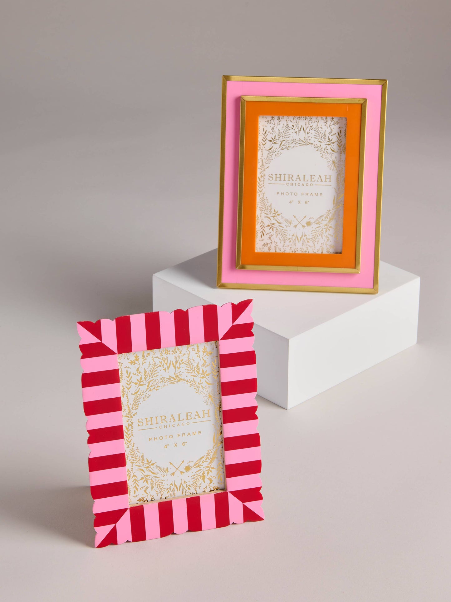 VIVA 4" x 6" CUT EDGE PICTURE FRAME