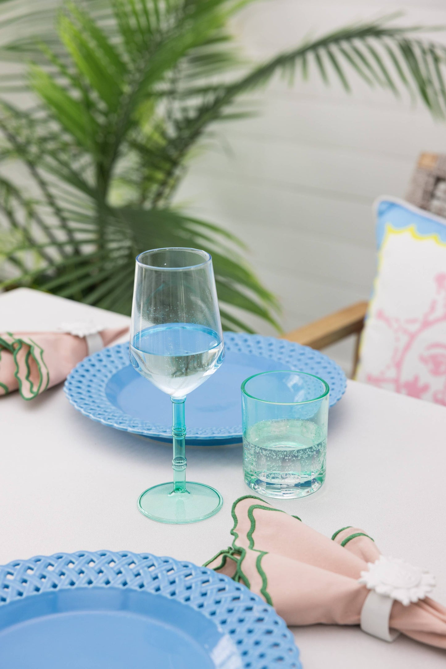 Wine Glass Set, Mint Condition/Hydrangea Blue