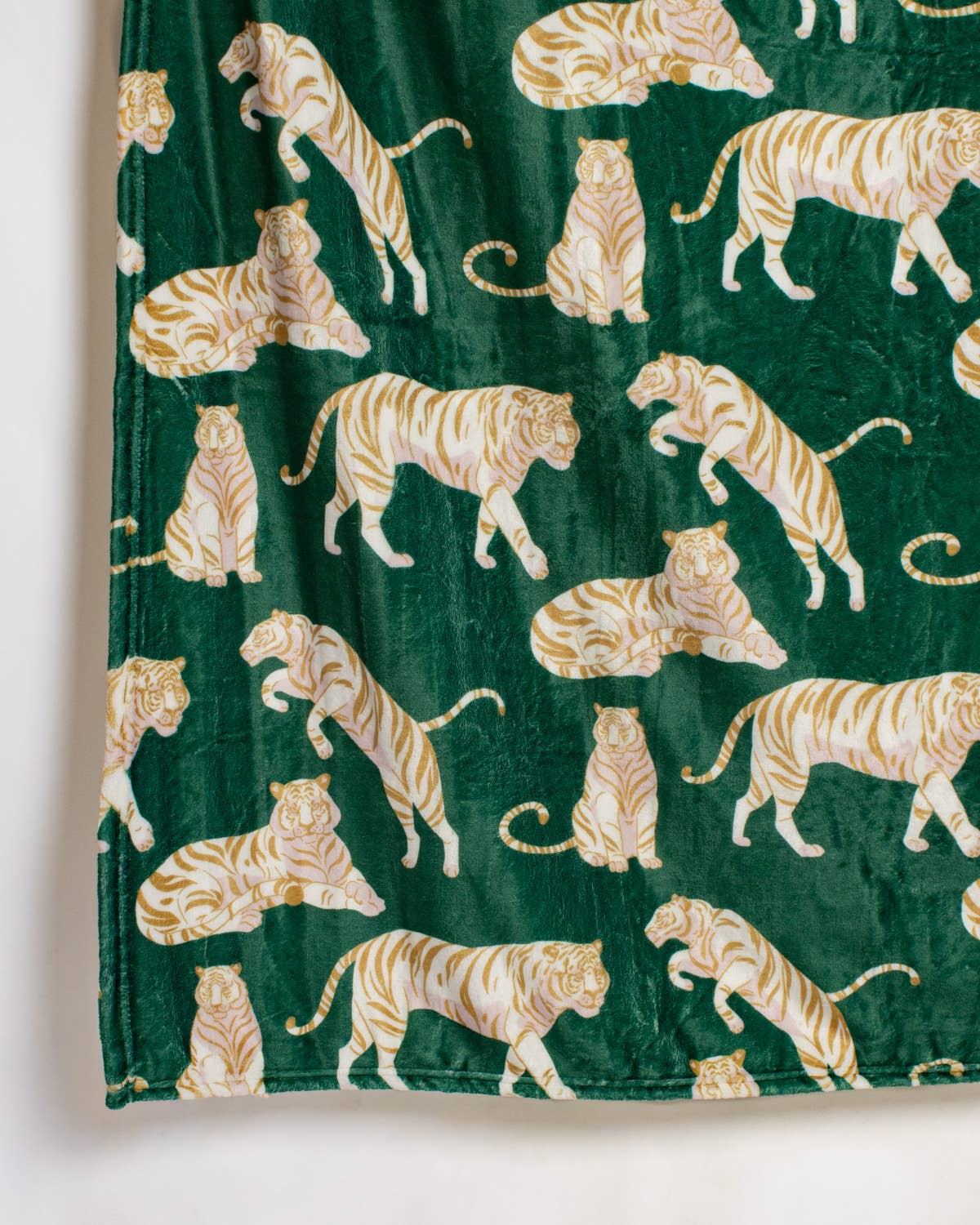 Chloe Tiger Throw Green/Gold/Pink 50x60