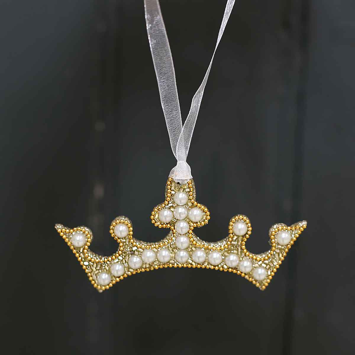 Charlotte Crown Ornament Gold/Pearl 4x2