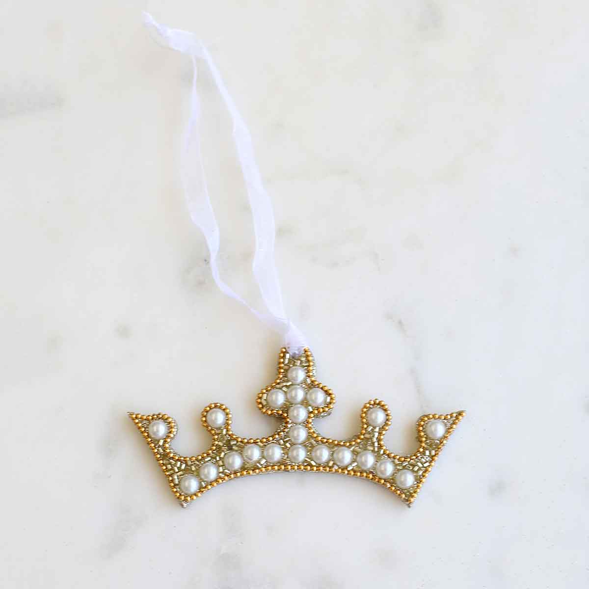 Charlotte Crown Ornament Gold/Pearl 4x2