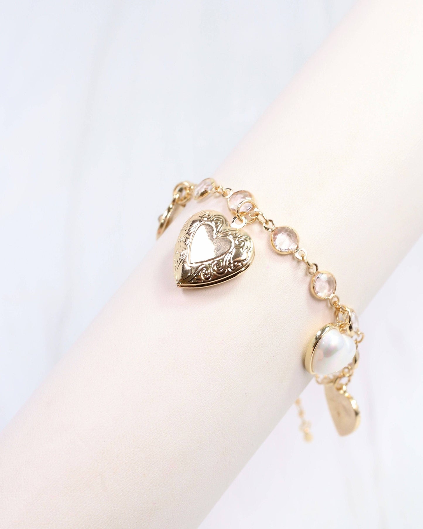 All Hearts Charm Bracelet Gold