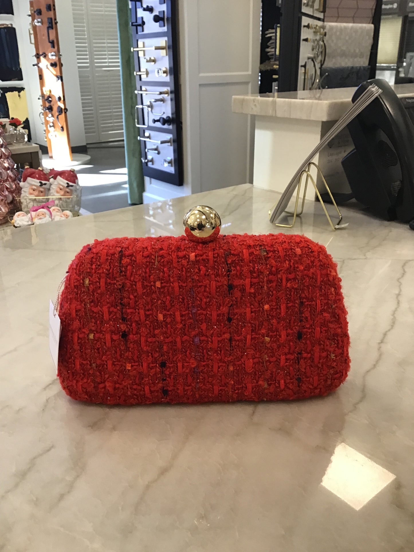 Lana Minaudiere, Red