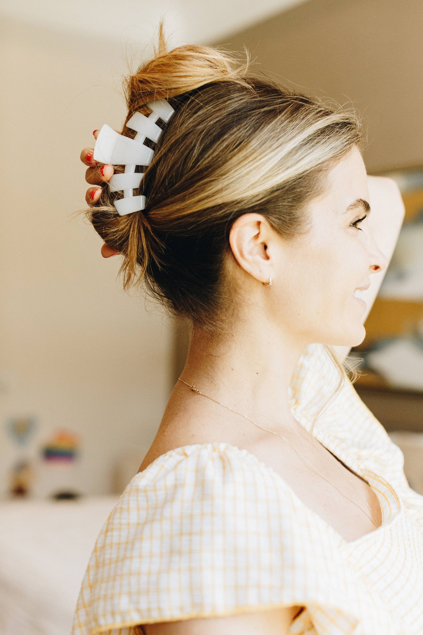 Classic Coconut White Large Hair Clip