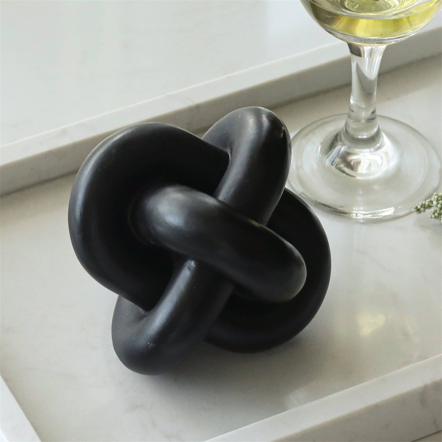 Minyoro Resin Chain Knot Sculpture