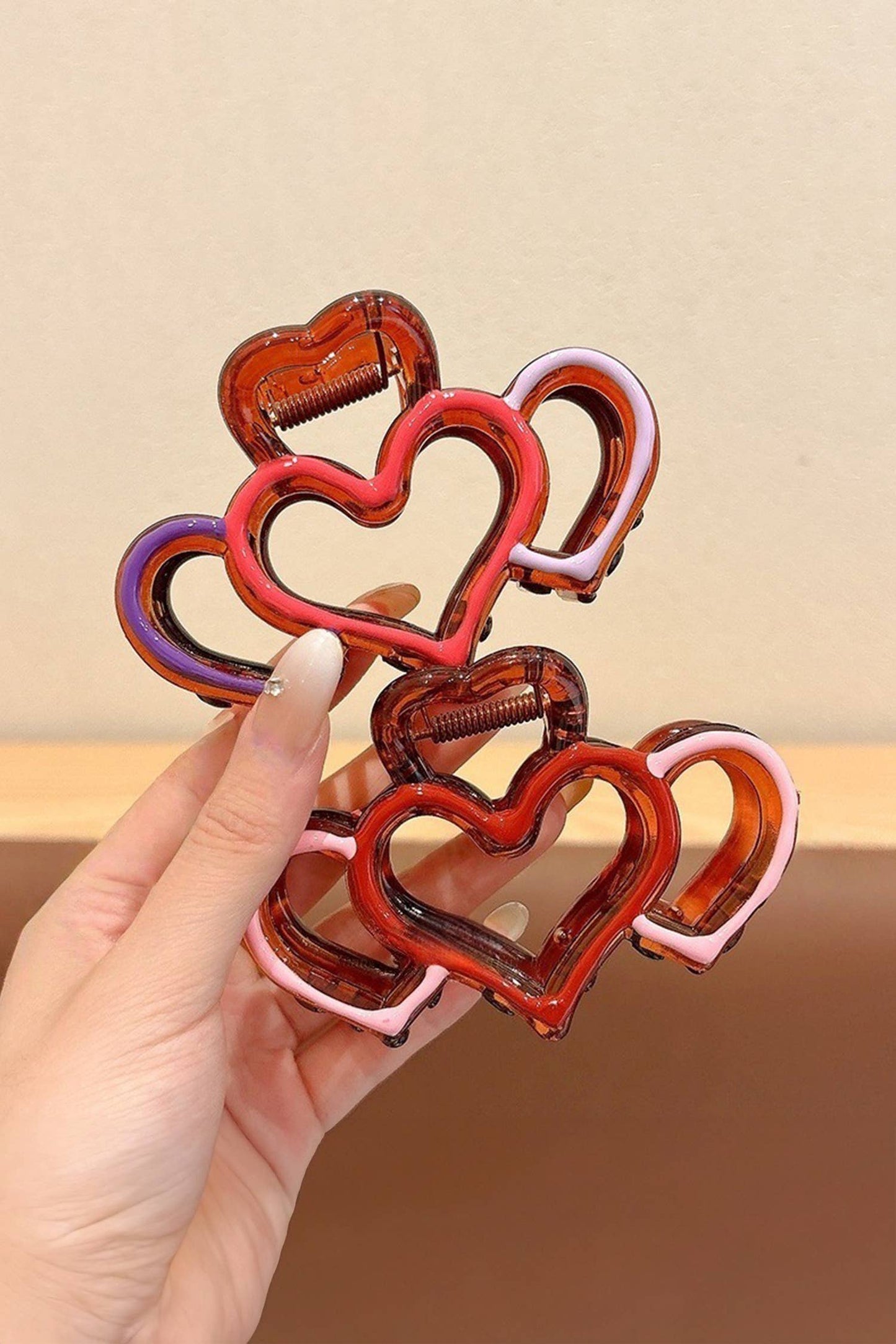 Hollowed Heart Design Color Contrasted Hair Claw Clip