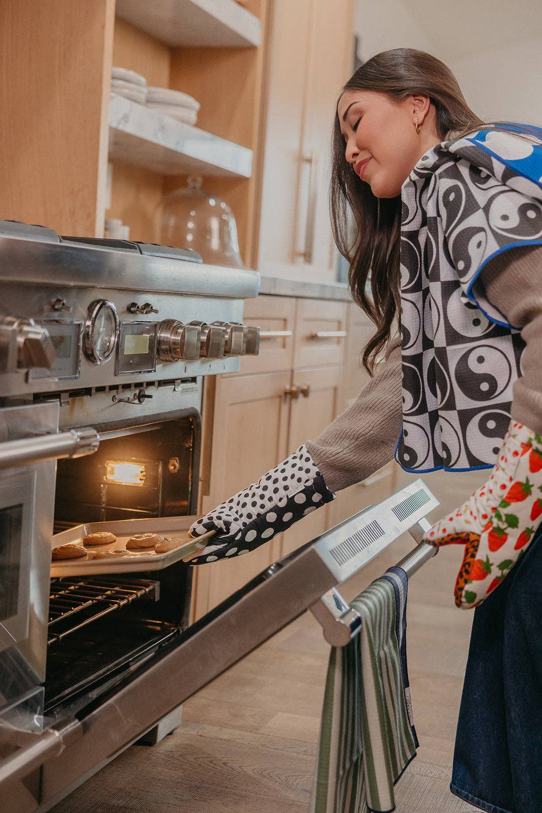 Polka Dottie Oven Mitt