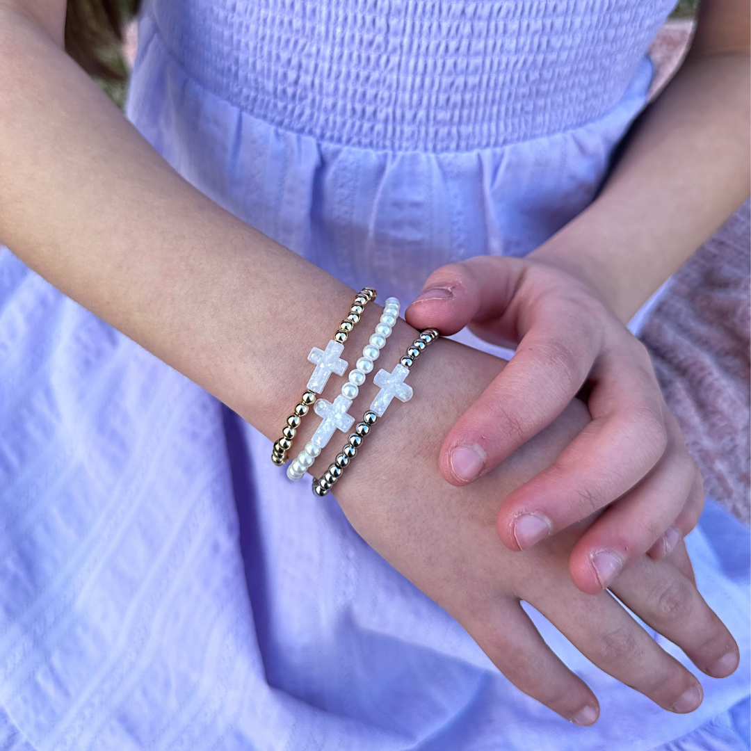 PETITE HOLY WATER STRETCH BRACELET IN GOLD