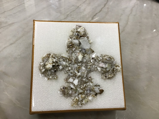 JPNA 4x4 Fleur de Lis White and Gold crushed oyster