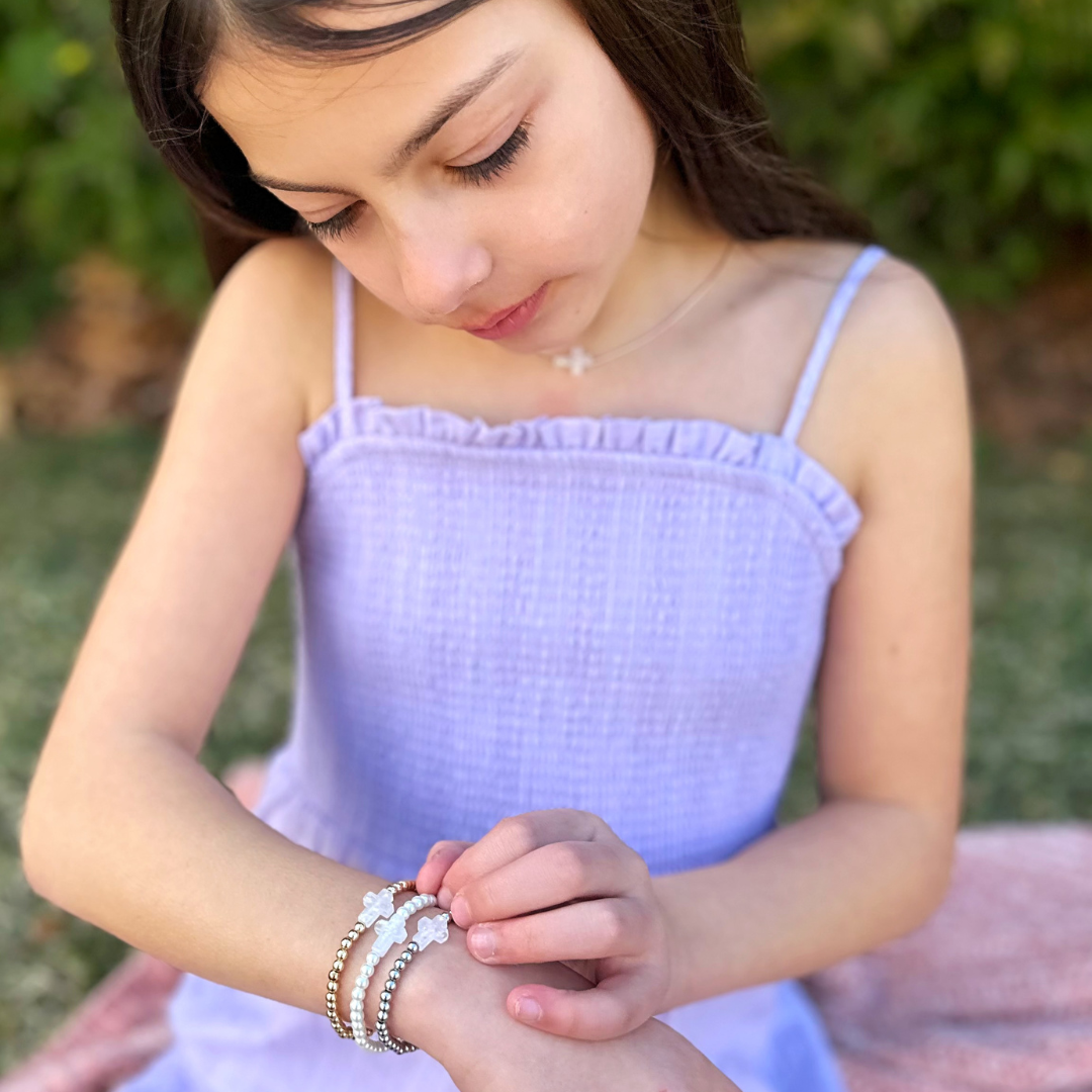 PETITE HOLY WATER STRETCH BRACELET IN GOLD