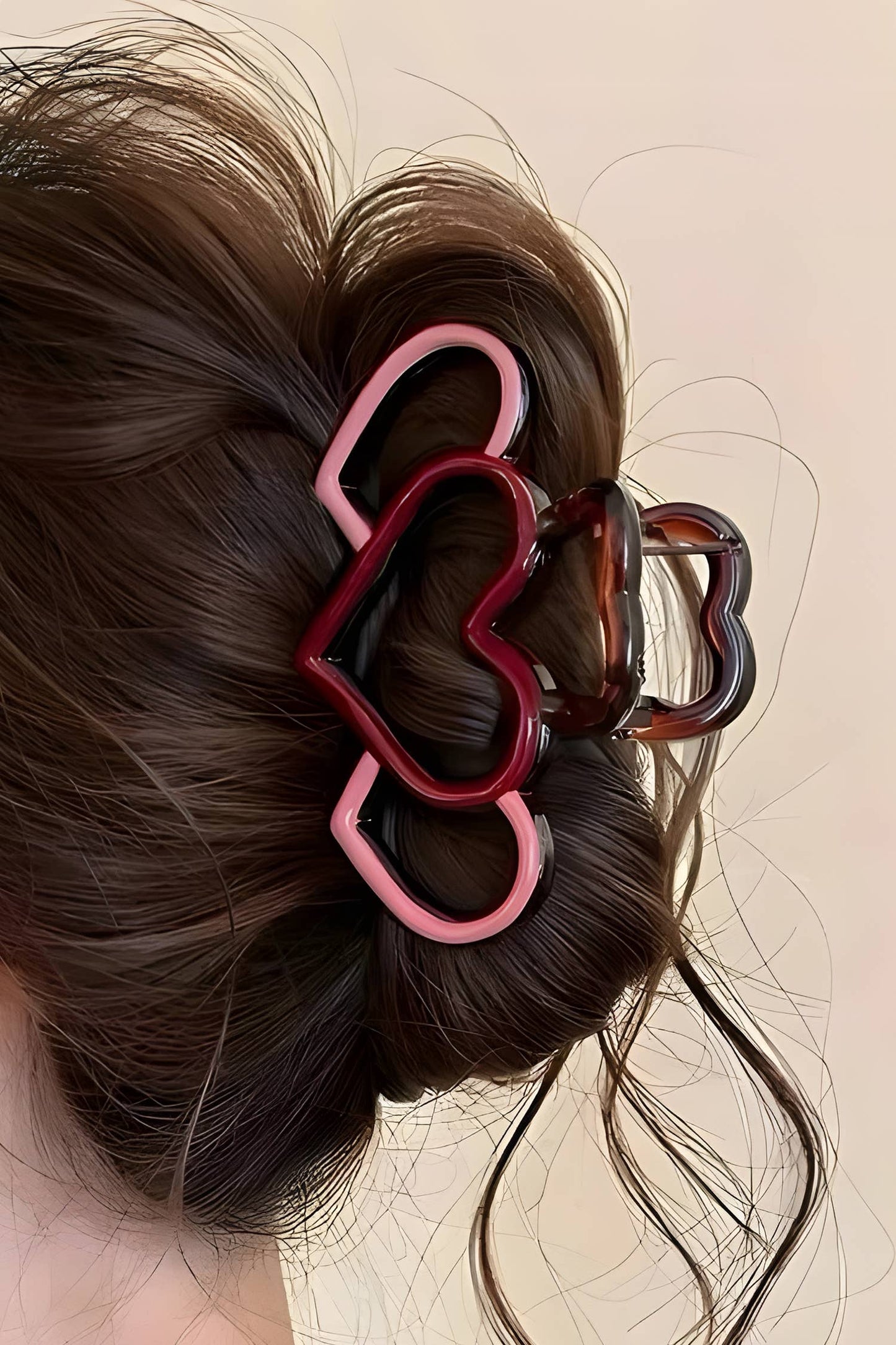 Hollowed Heart Design Color Contrasted Hair Claw Clip