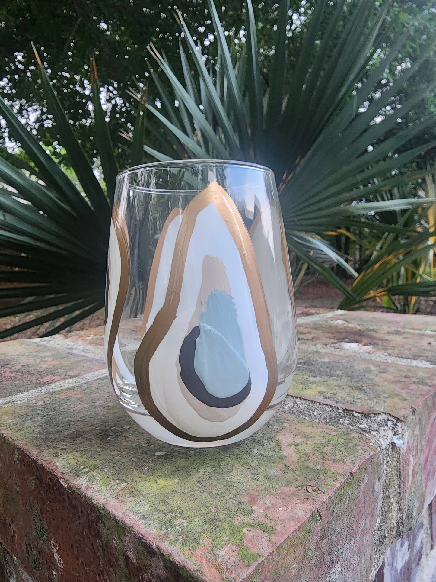 Hand-Painted Oyster Stemless Wine Glass | Beach Sand