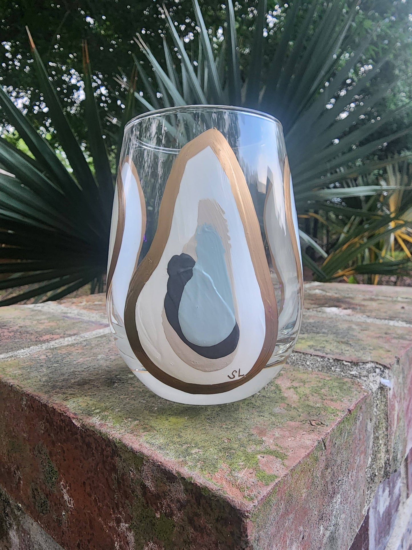 Hand-Painted Oyster Stemless Wine Glass | Beach Sand