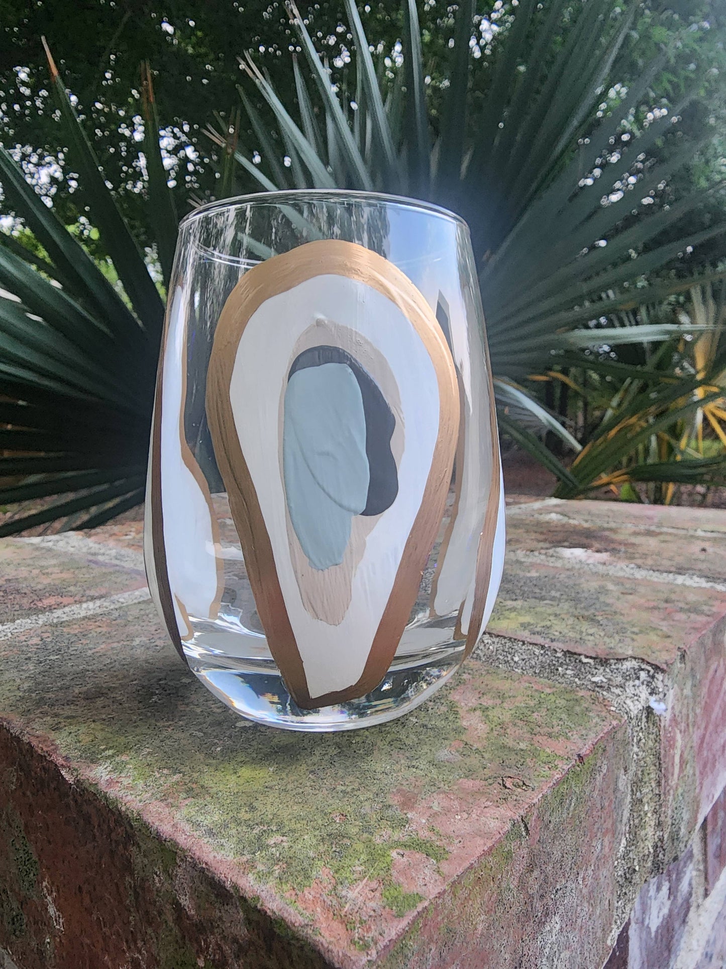 Hand-Painted Oyster Stemless Wine Glass | Beach Sand